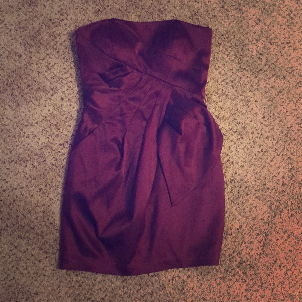Super cute strapless bcbg dress!